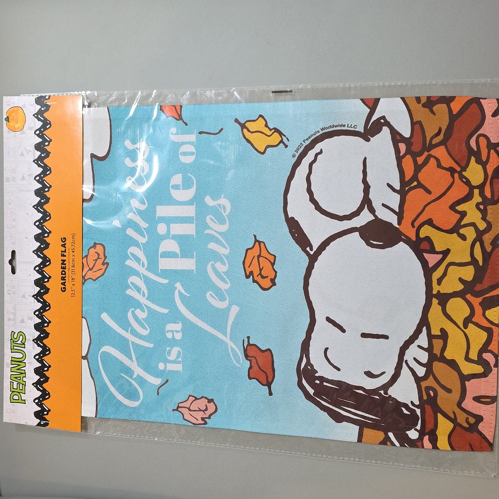 Peanuts Snoopy Fall Garden Flag NWT